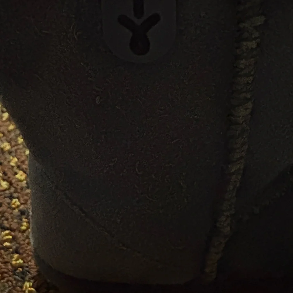 Emu Gray Suede short boots merino wool lining size 11T - Picture 3 of 5